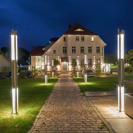 Hotel Und Restaurant Am Peenetal Liepen  Bagian luar foto